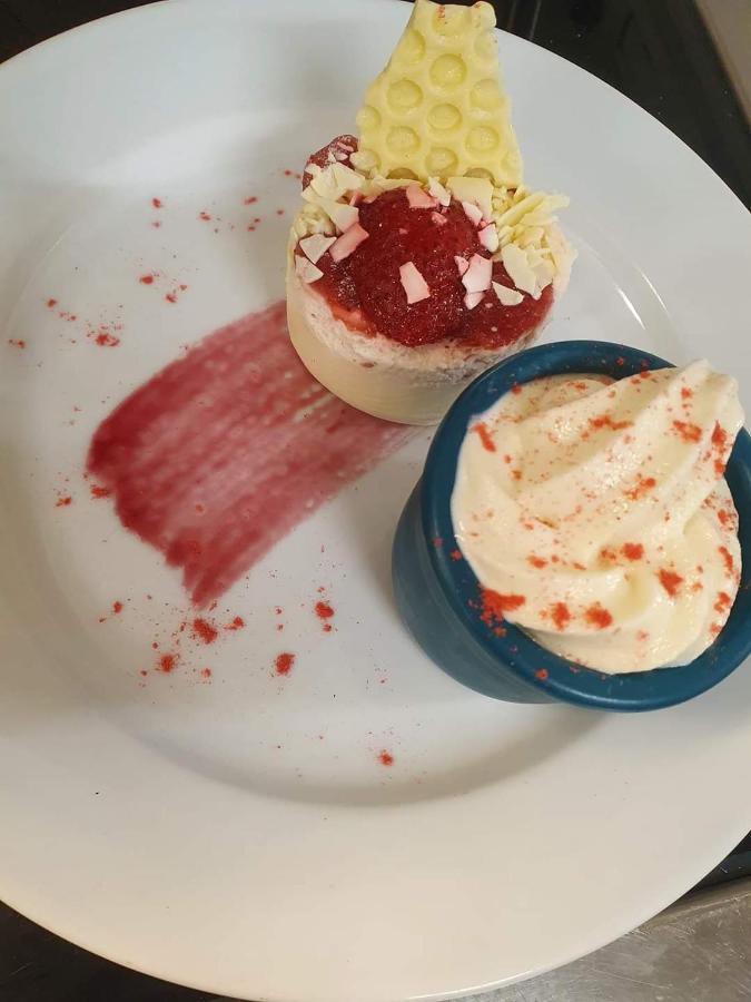 The Swan Inn Salisbury Wilton  Ngoại thất bức ảnh